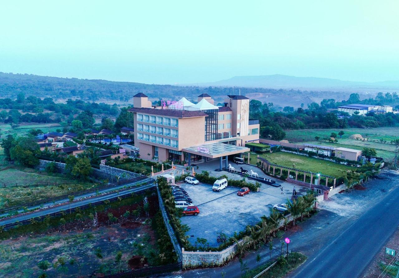 Regenta Resort Belagavi Esterno foto