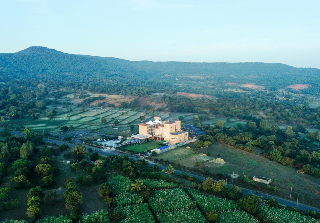 Regenta Resort Belagavi Esterno foto
