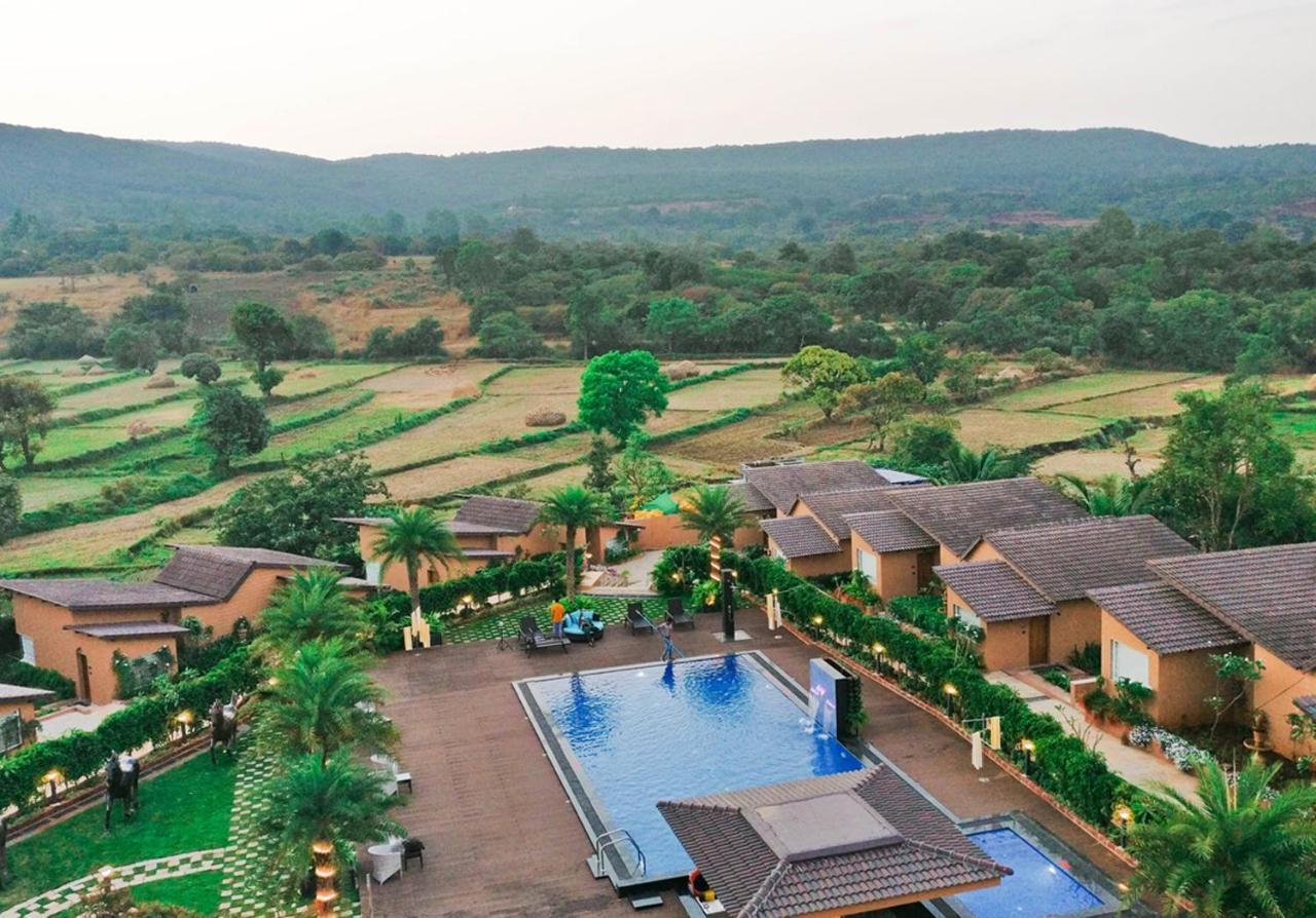 Regenta Resort Belagavi Esterno foto