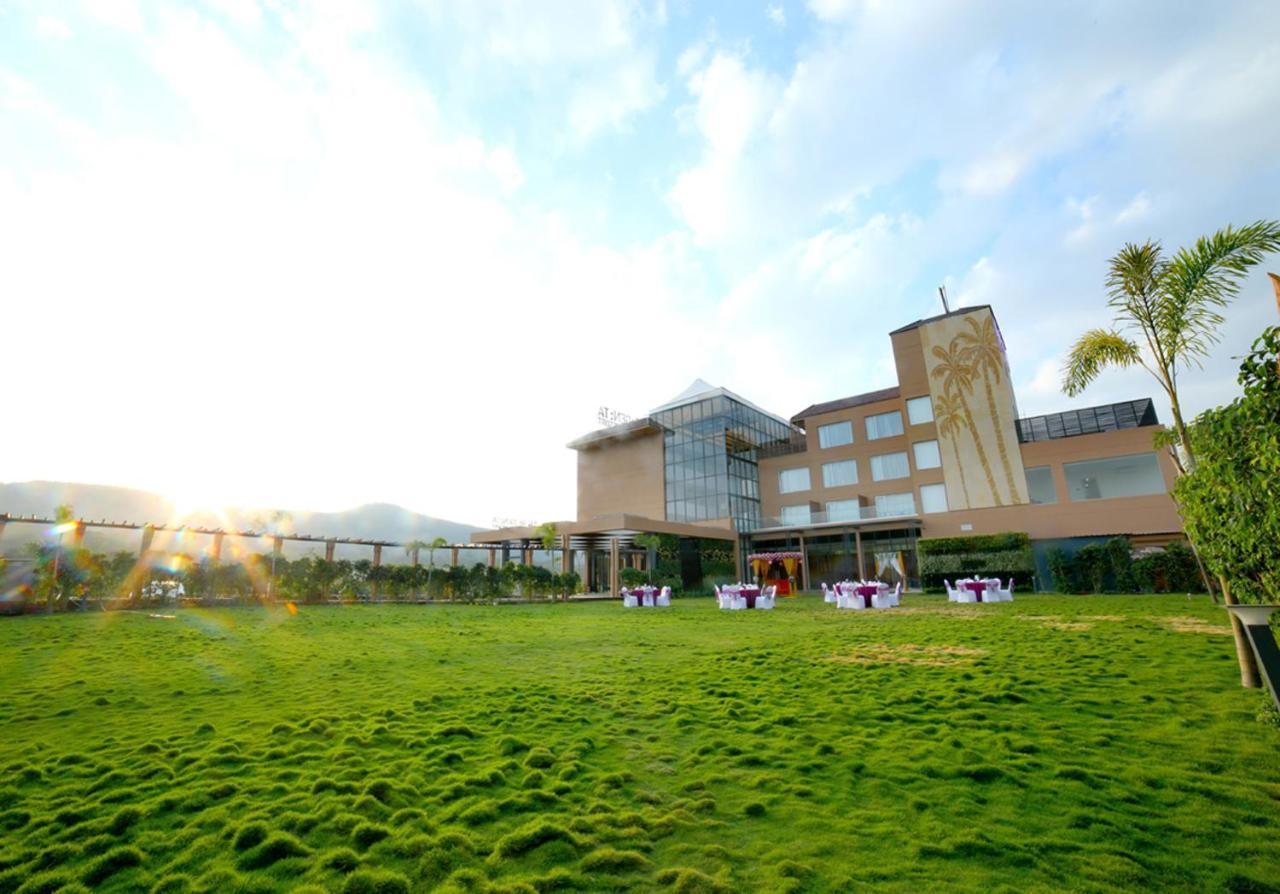 Regenta Resort Belagavi Esterno foto