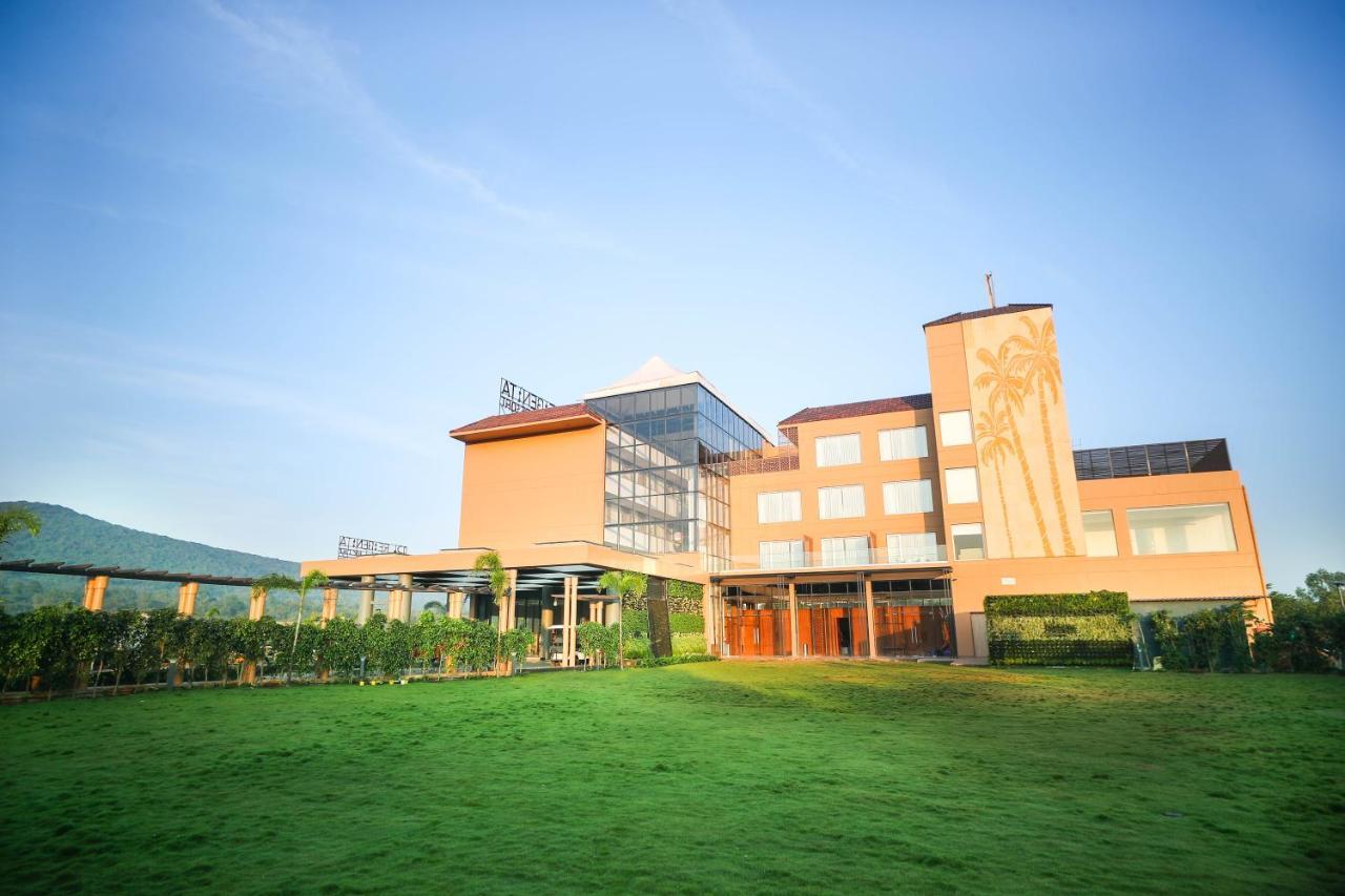 Regenta Resort Belagavi Esterno foto